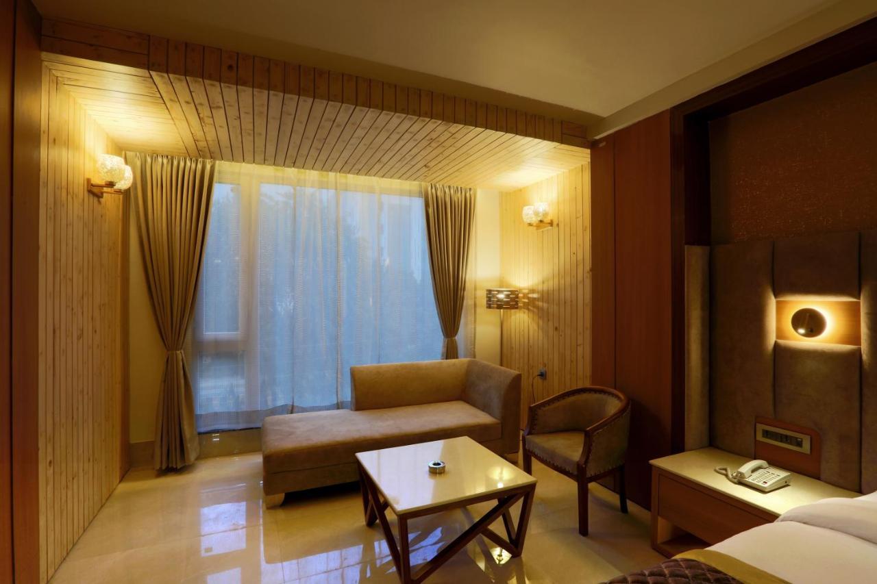 Hotel Omega - Gurgaon Central Esterno foto