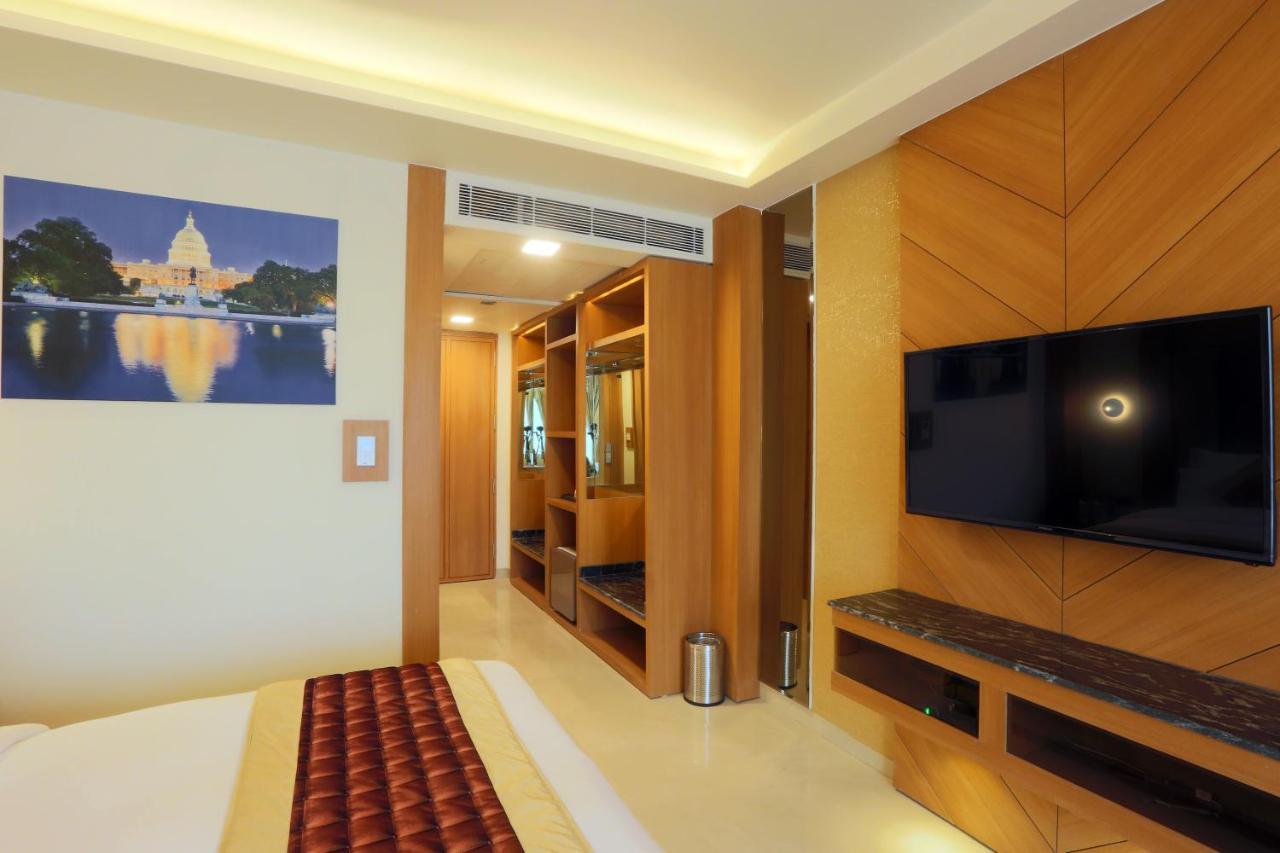 Hotel Omega - Gurgaon Central, Sec 45 Esterno foto