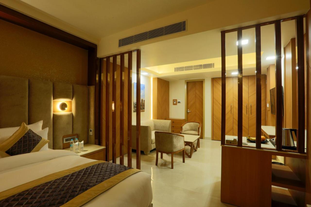 Hotel Omega - Gurgaon Central Esterno foto